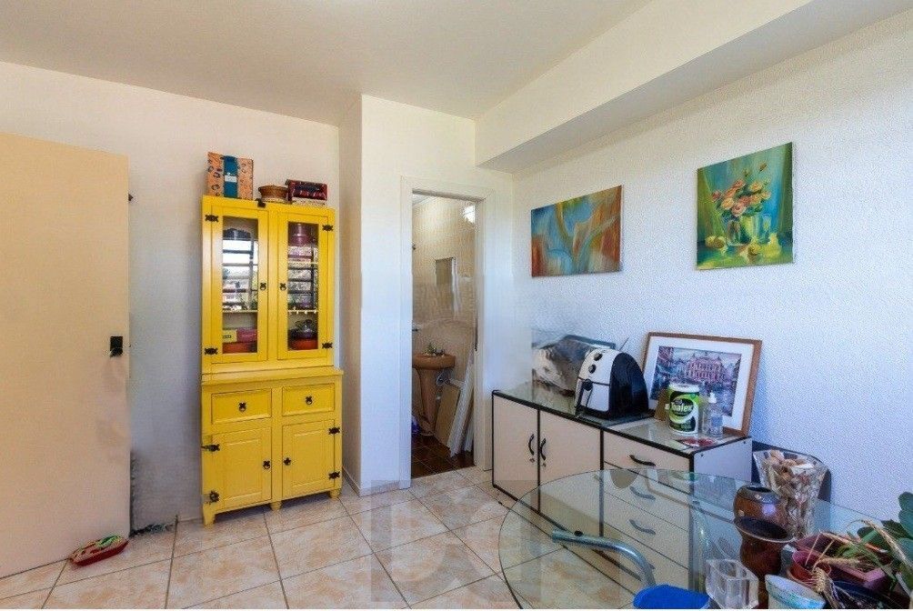 Excelente casa com 5 dormitórios, 2 suítes, 3 vagas de garagem e uma vista perene para o por do sol no Guaiba. — foto 30