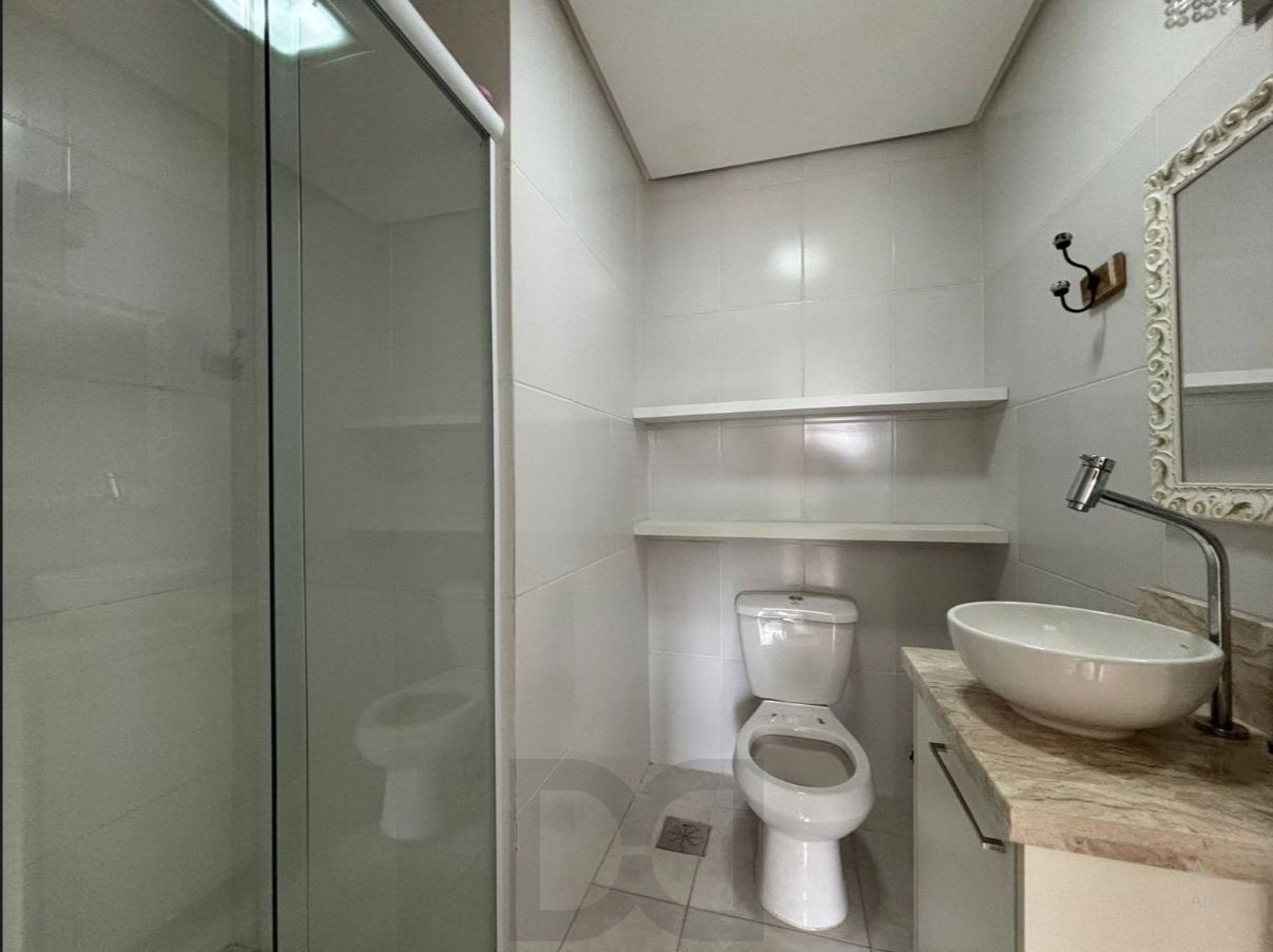Apartamento com 2 dormitórios sendo 1 suíte, com churrasqueira e vaga coberta. — foto 18