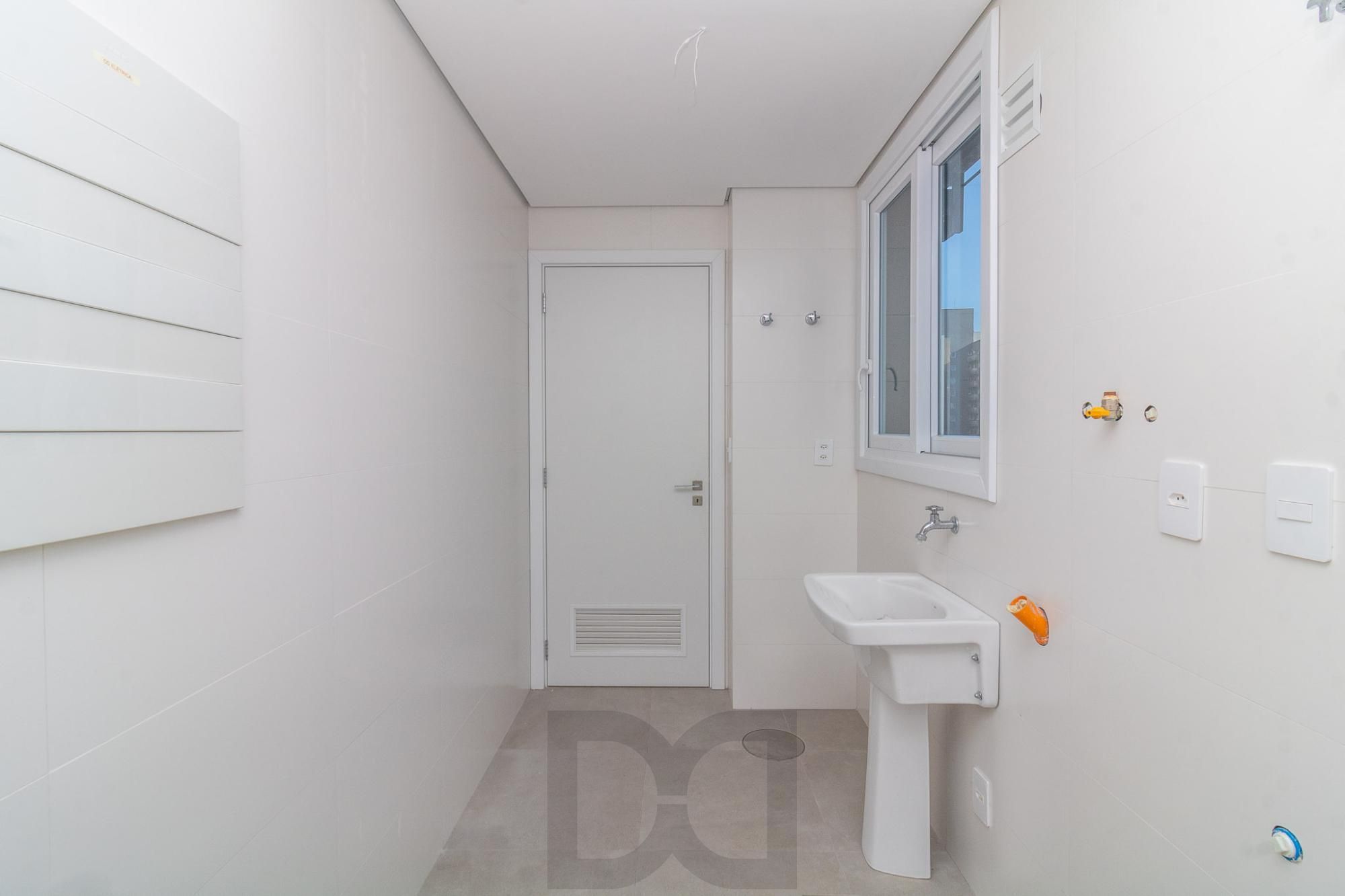 APARTAMENTO DUPLEX - 177m², 3 dormitórios, sendo 3 suites, Menino Deus — foto 30