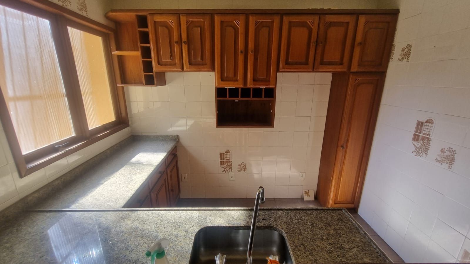 Ótima Residência com 5 dormitórios e 2 suítes. Bairro Santa Tereza. — foto 33