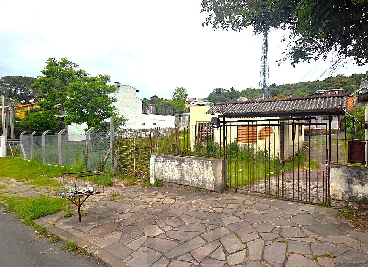 Excelente terreno com 2.100 m² de área, situado em uma das regiões mais valorizadas do bairro Tristeza, na parte alta da Rua Padre João Batista Reus. — foto 9