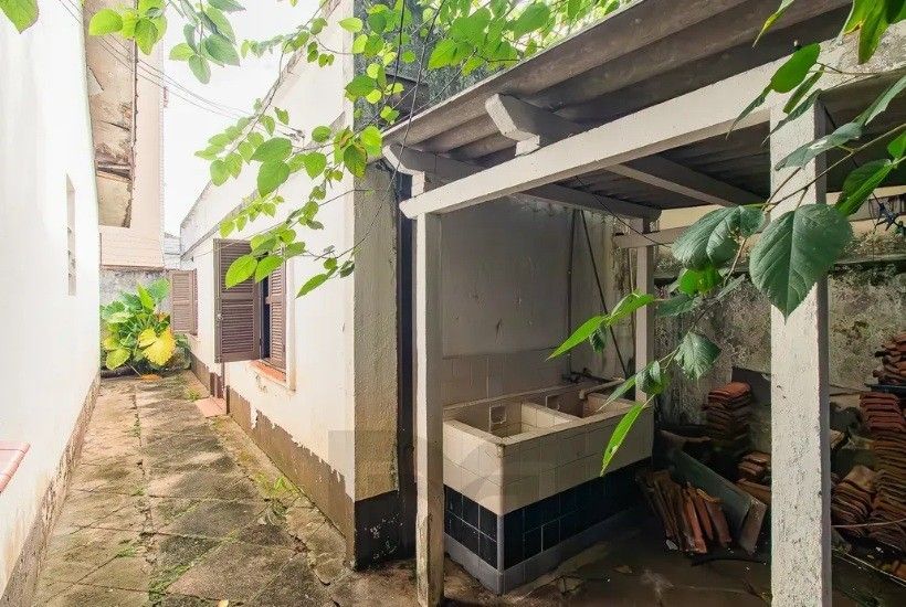 Terreno amplo com 420 m² (14x30), localizado em uma das regiões mais valorizadas do bairro Menino Deus. — foto 30