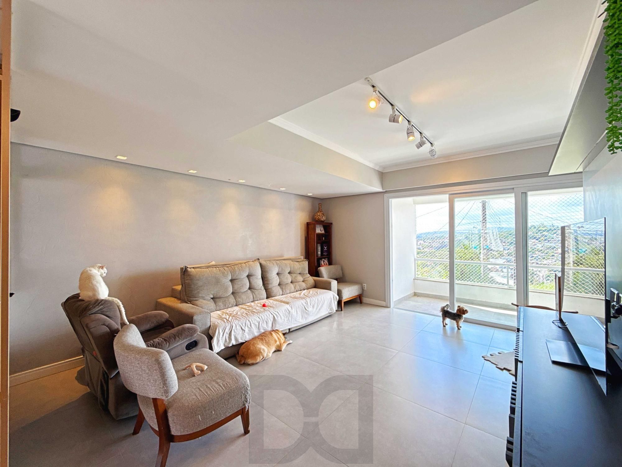 Linda residência com 3 dormitórios, sendo 1 suíte, com Linda Vista do Bairro. — foto 4