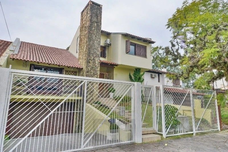 Casa à venda com 280m² | 3 dormitórios | 1 suíte | 2 vagas | Ipanema – Porto Alegre — foto 1