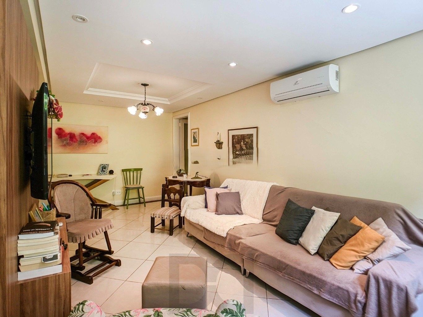 Apartamento à venda no bairro Menino Deus. Localizado em frente ao Parque Marinha do Brasil. O imóvel conta com 2 dormitórios e 1 vaga coberta. — foto 3