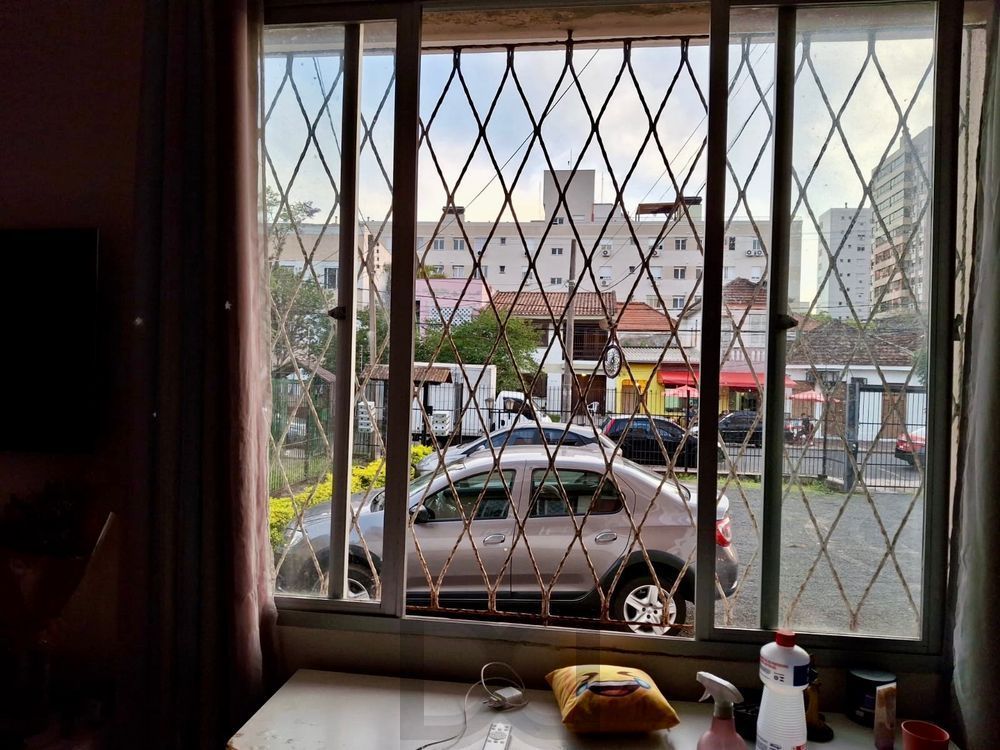 Ótimo apartamento térreo 2 dormitórios, com estacionamento, no coração do Bairro Menino Deus. — foto 25