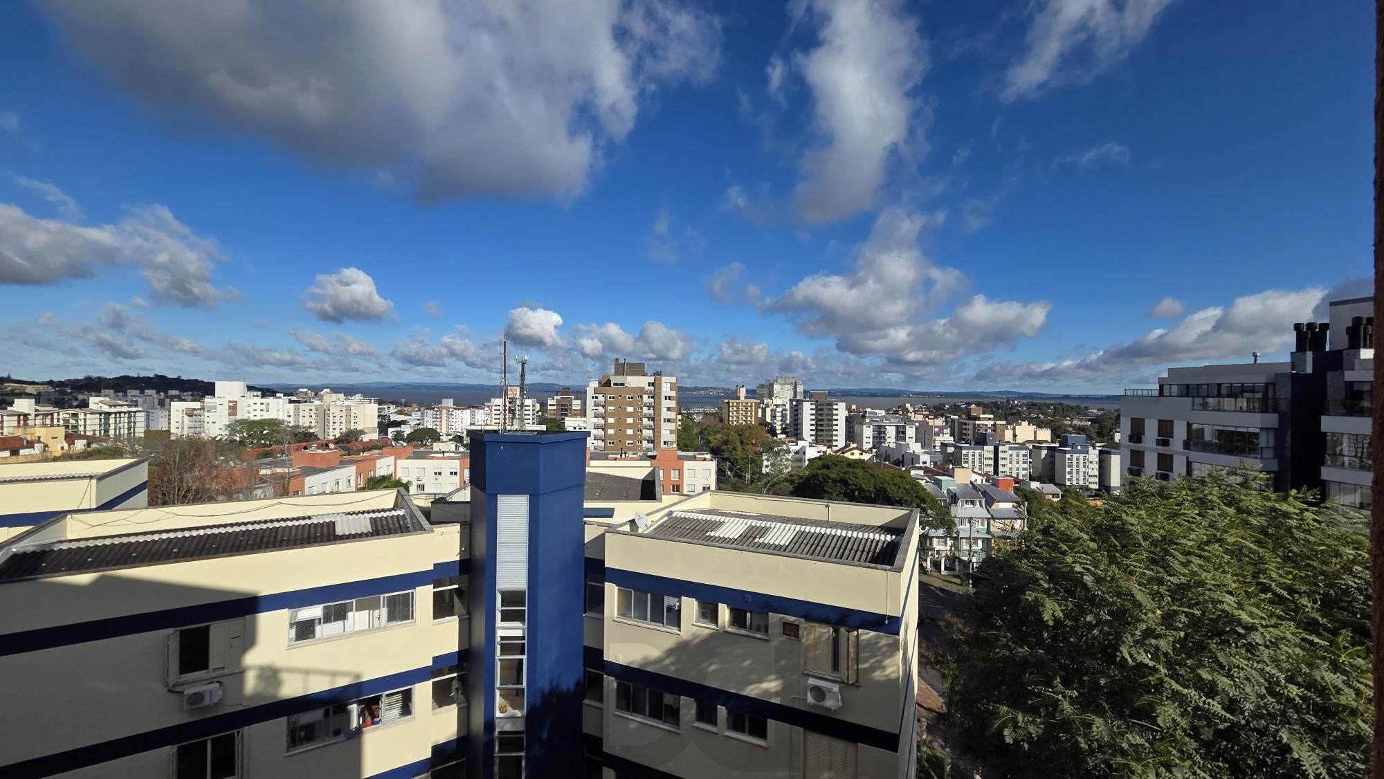 Belíssima cobertura com 153m2 de área privativa, com 3 dormitórios, um suíte e uma vaga de garagem. — foto 4