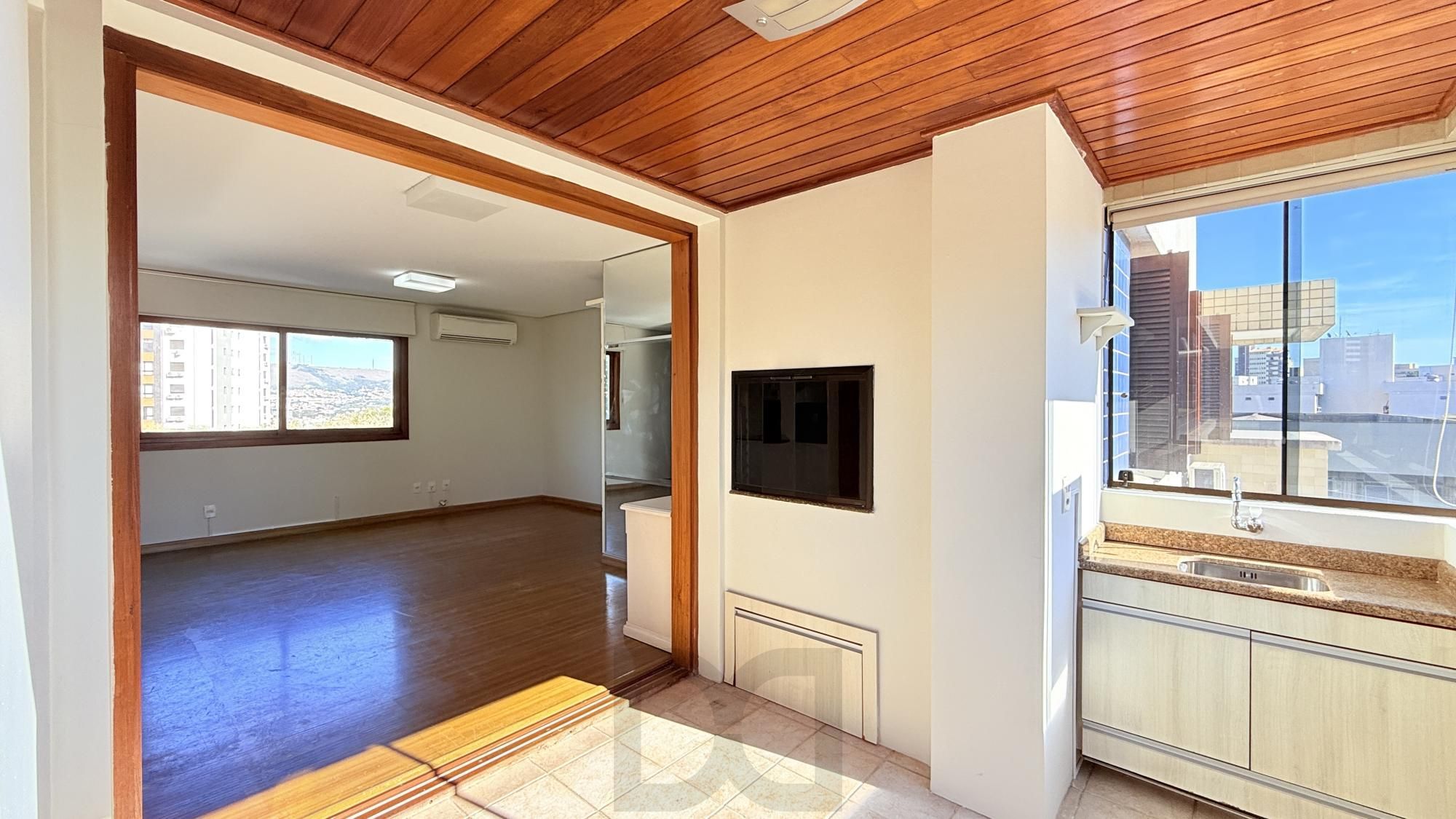 Ótimo apartamento com 3 dormitórios no Bairro Petrópolis — foto 8