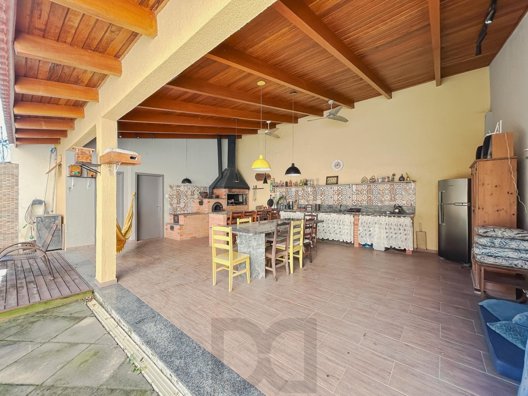Casa com 4 suítes, piscina e área gourmet no bairro Tristeza. — foto 17