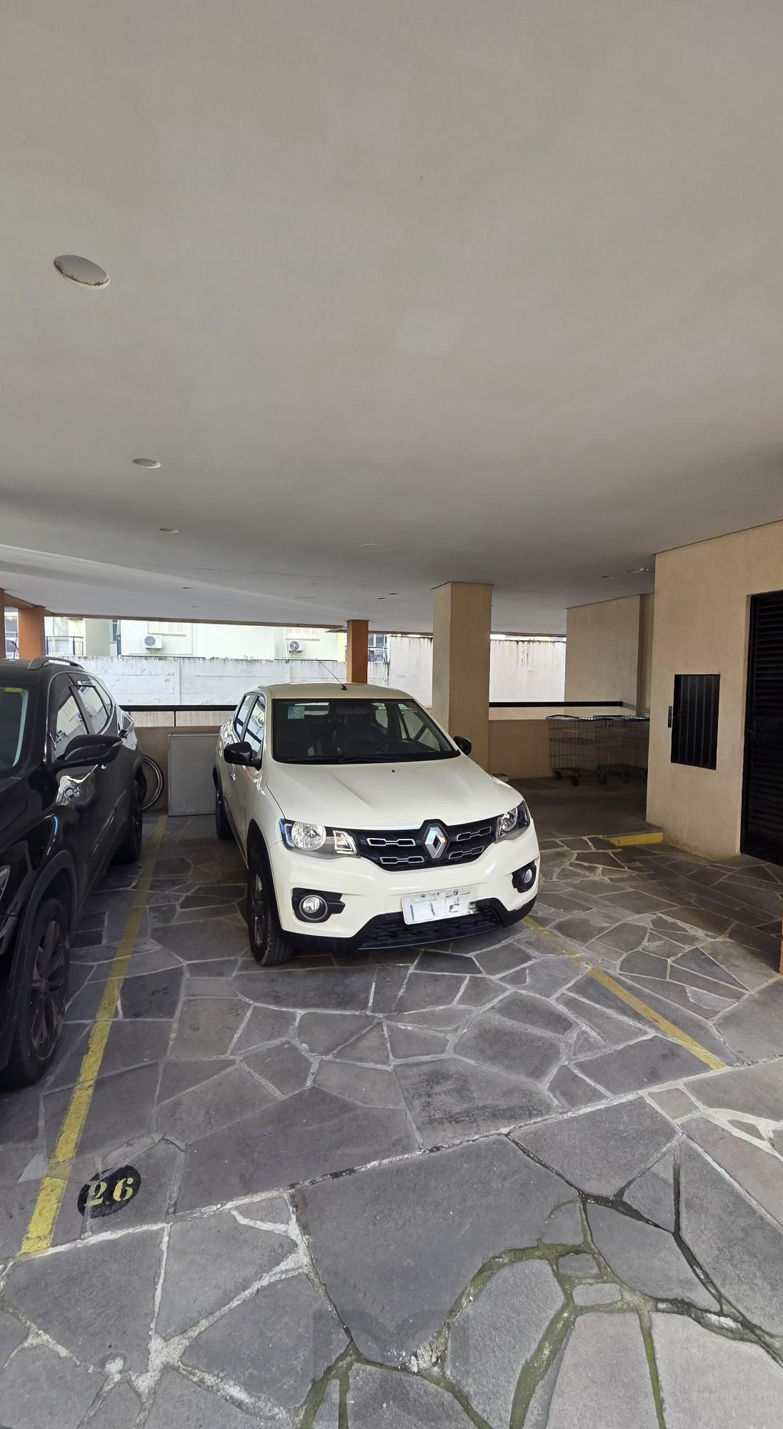 Belíssima cobertura com 153m2 de área privativa, com 3 dormitórios, um suíte e uma vaga de garagem. — foto 28