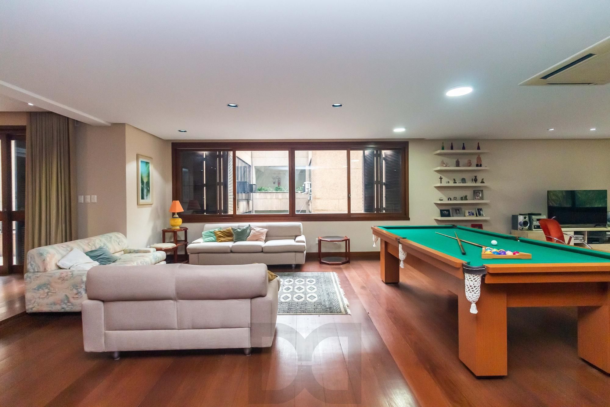 Maravilhoso apartamento no Bairro Moinhos de Vento com 4 dormitórios e 3 suítes. — foto 4