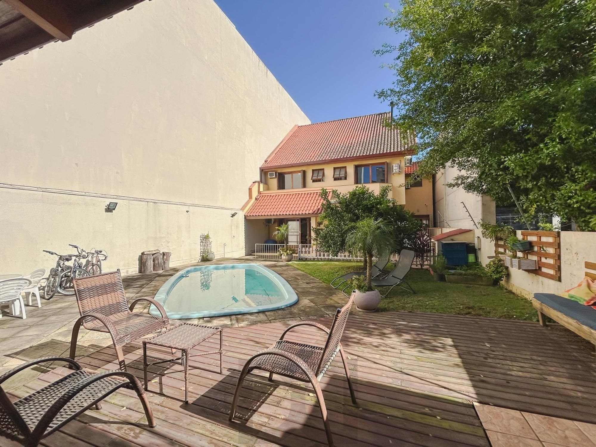 Casa com 4 suítes, piscina e área gourmet no bairro Tristeza. — foto 22