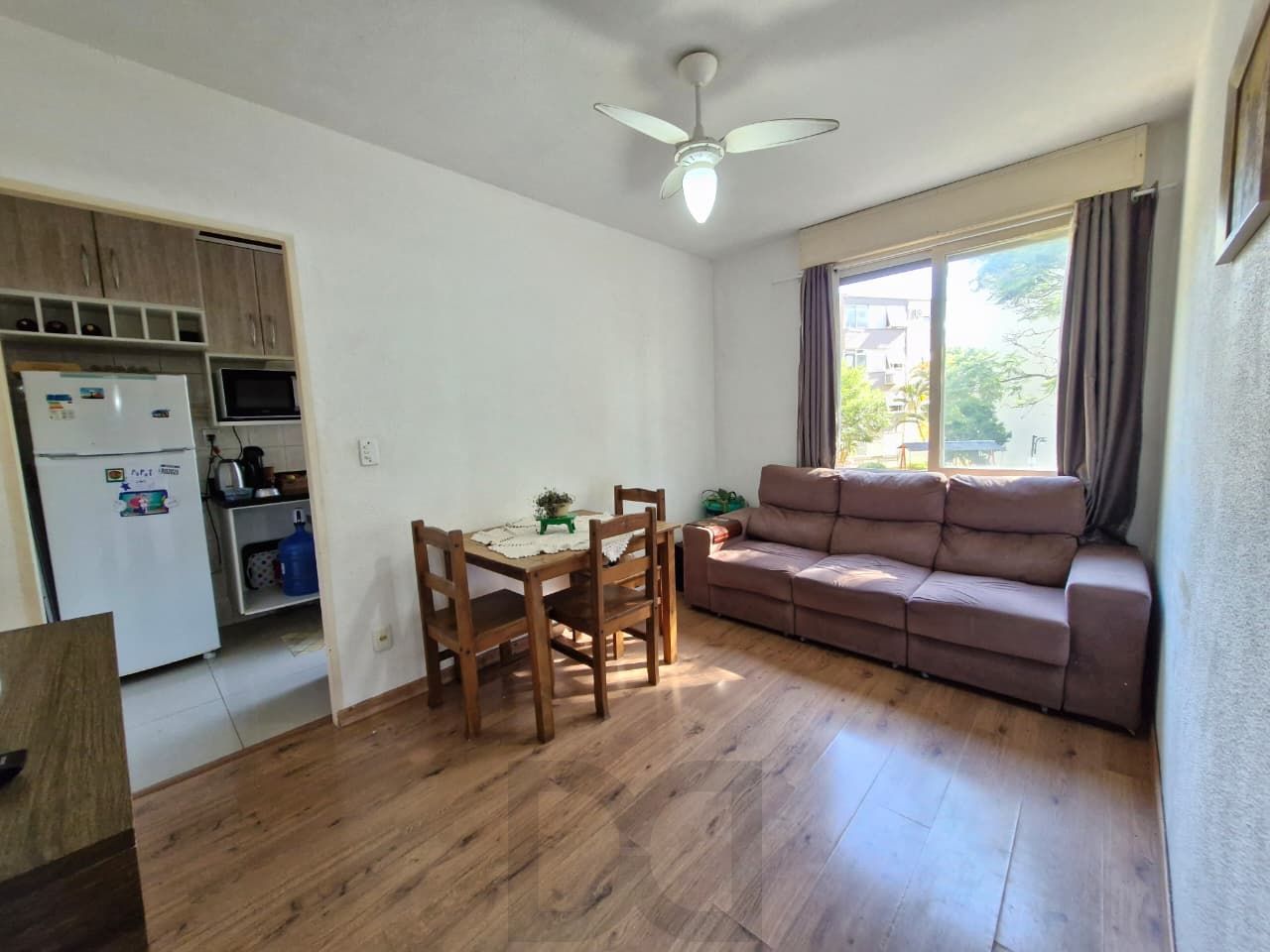 Excelente apartamento 2 dormitórios no Bairro Cavalhada. — foto 1