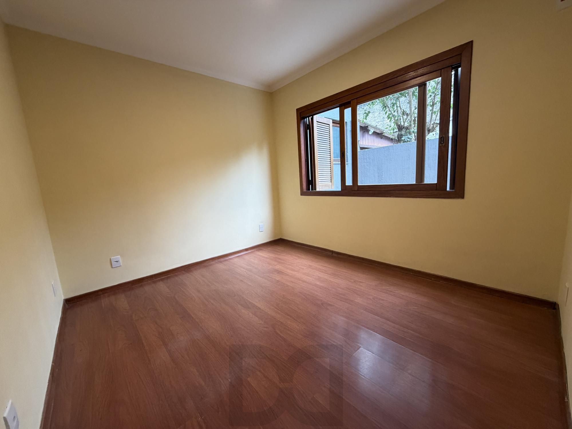 Apartamento Garden com 2 dormitórios, sendo 1 suíte, churrasqueira e lareira, 2 vagas de garagem cobertas. — foto 13