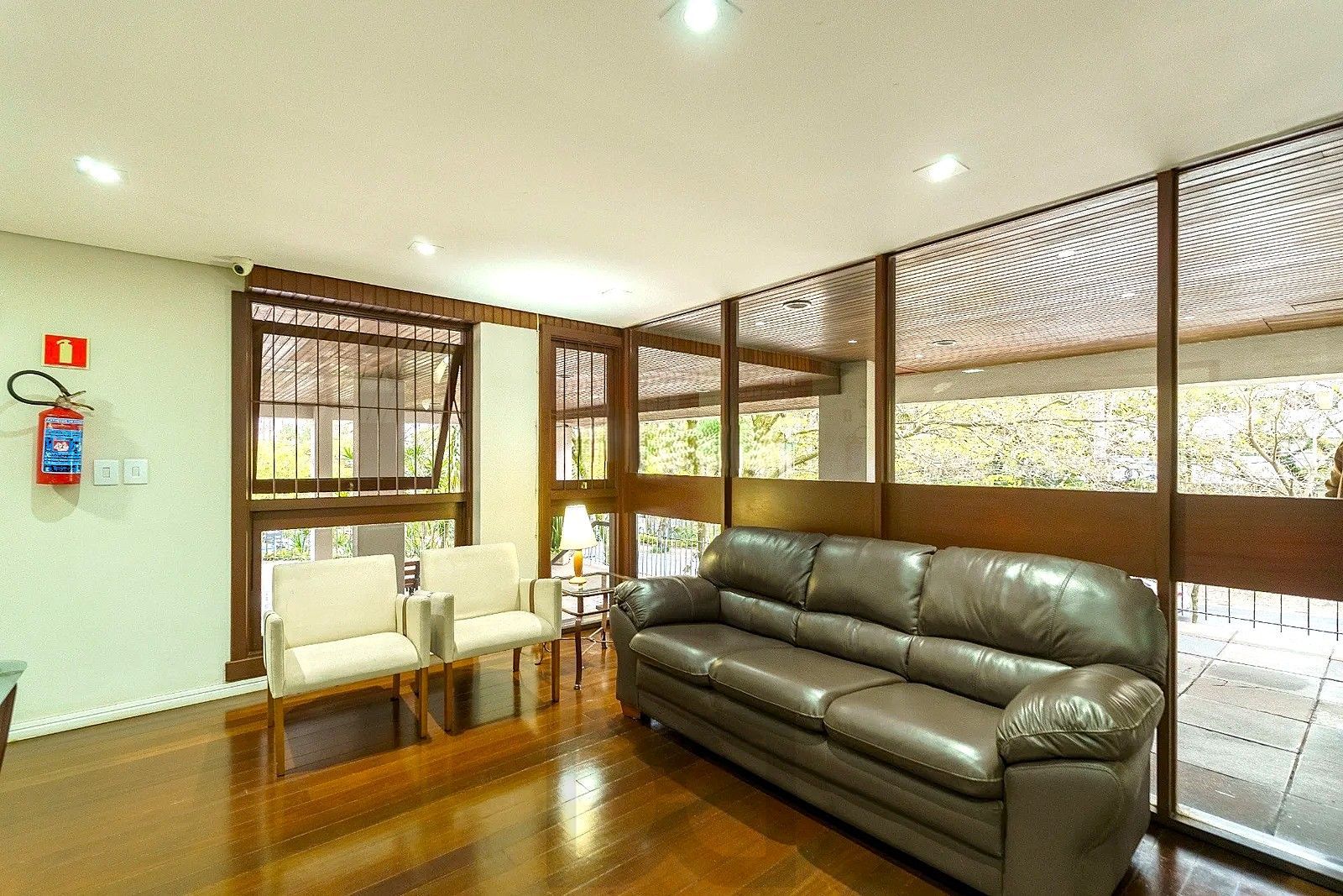 Excelente apartamento em localização privilegiada, na Avenida Dr. Nilo Peçanha com 2 dormitórios, 2 banheiros e 1 vaga de garagem. — foto 11