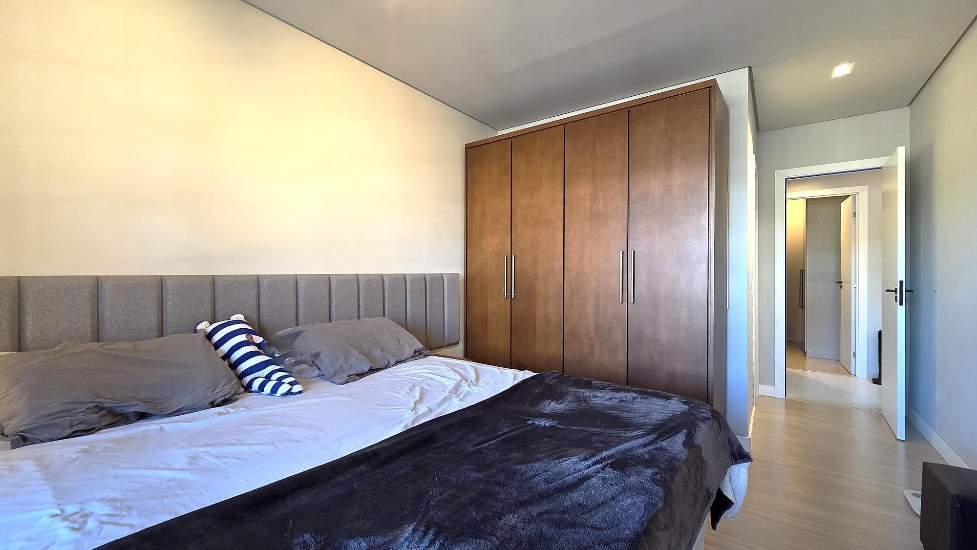 Casa térrea totalmente reformada, com 3 dormitórios, sendo 2 suítes e 2 vagas de garagem. — foto 11