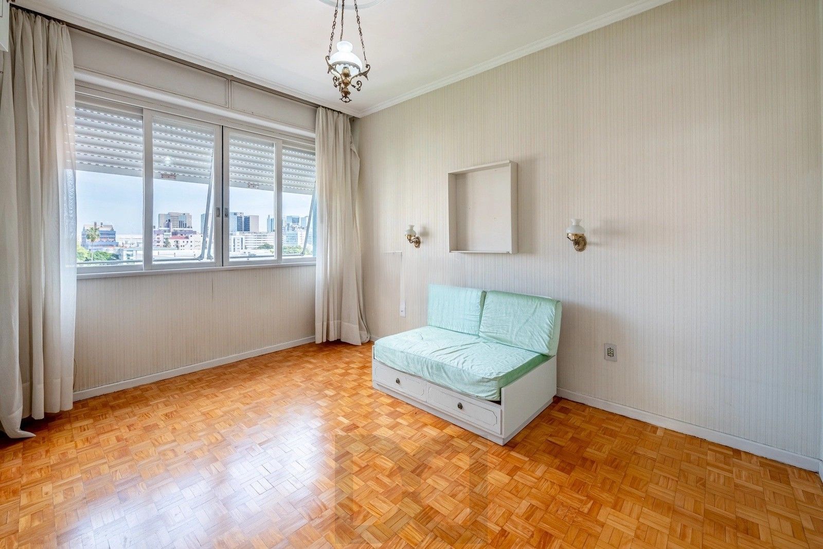 Excelente apartamento com 132m², 3 dormitórios e 2 vagas de garagem, no coração do bairro Menino Deus. — foto 21