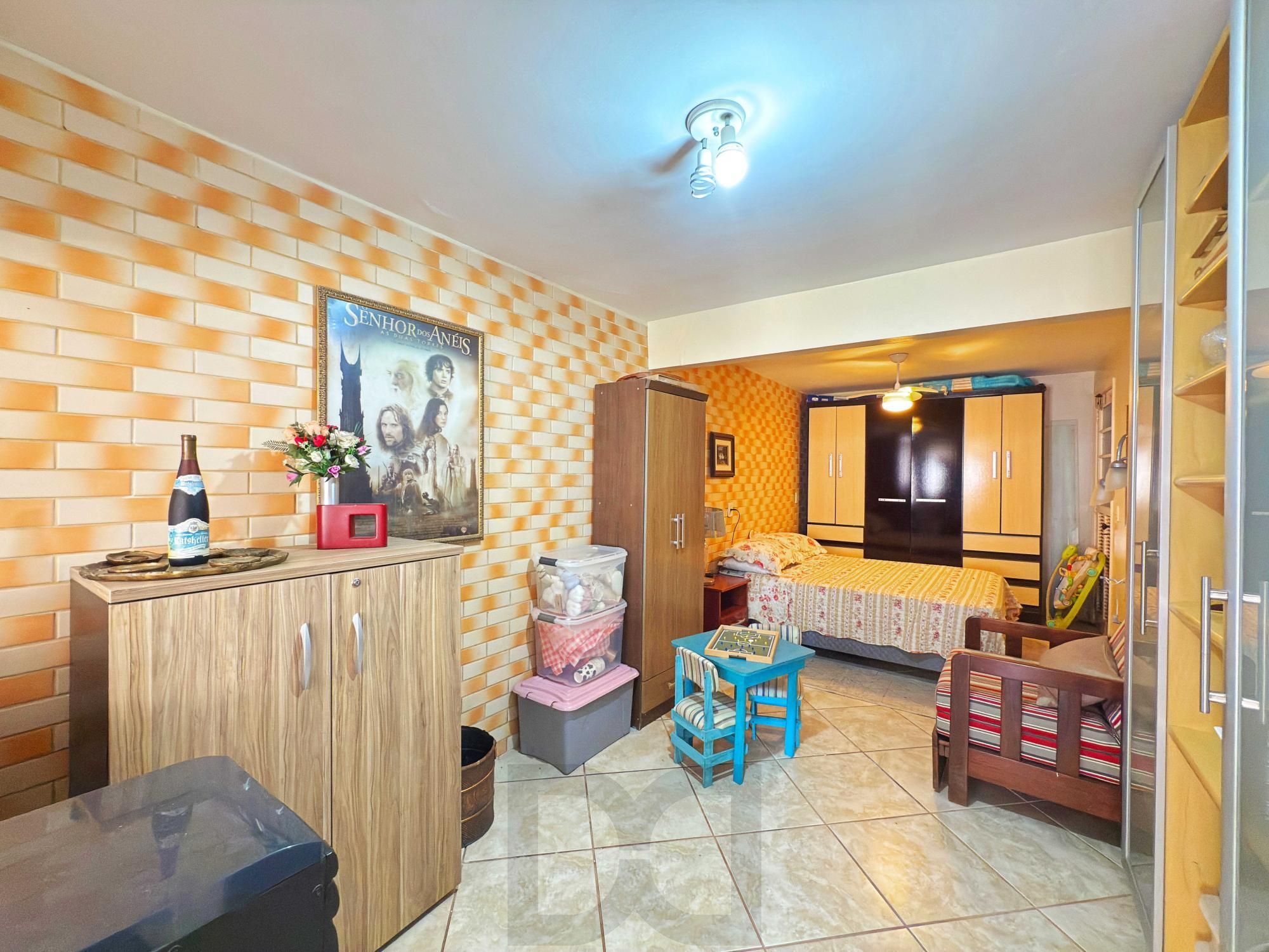 Ótima residência com 4 dormitórios, lareira e piscina no coração do bairro Tristeza. — foto 34