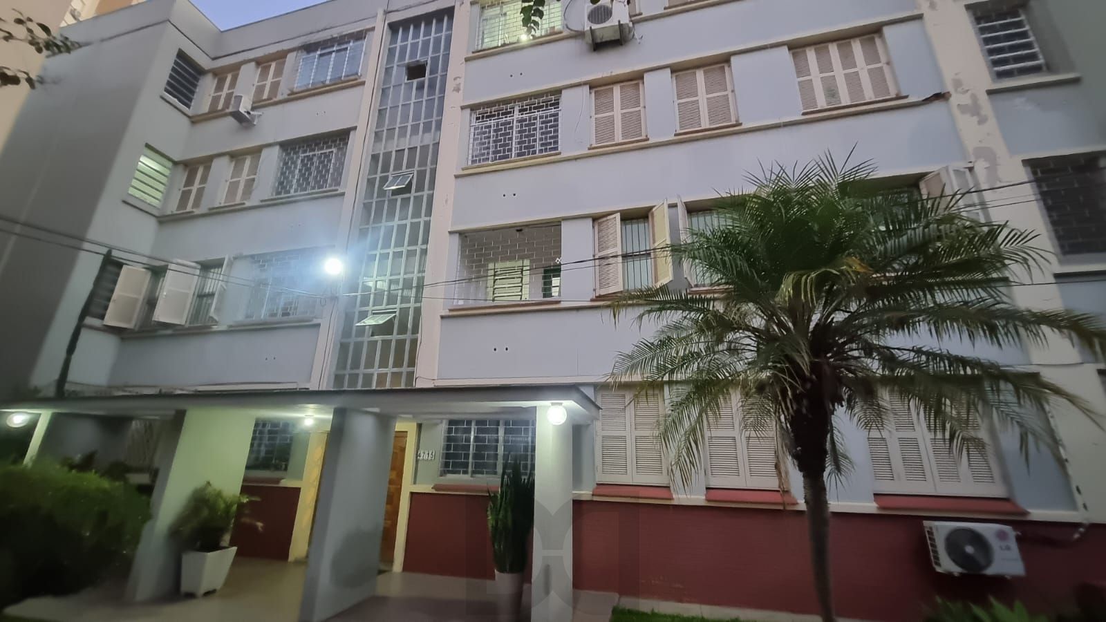 Ótimo apartamento 2 dormitórios. — foto 1