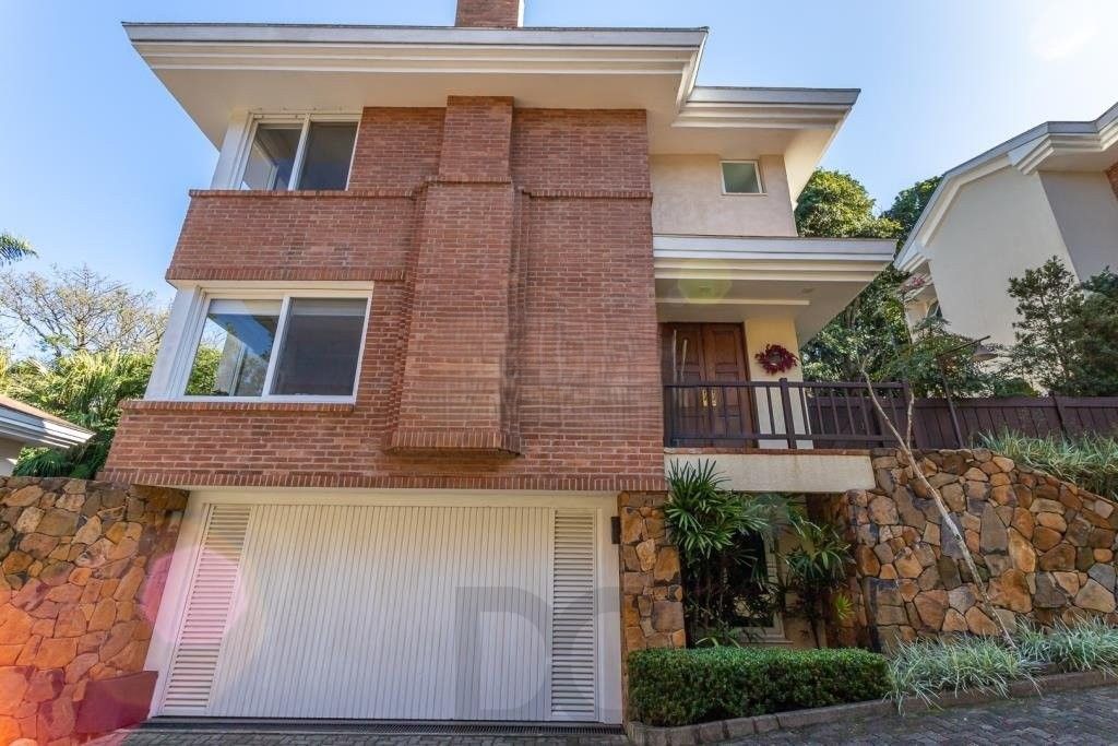 Casa em condomínio no Bairro Pedra Redonda de Alto Padrão construtivo. — foto 34