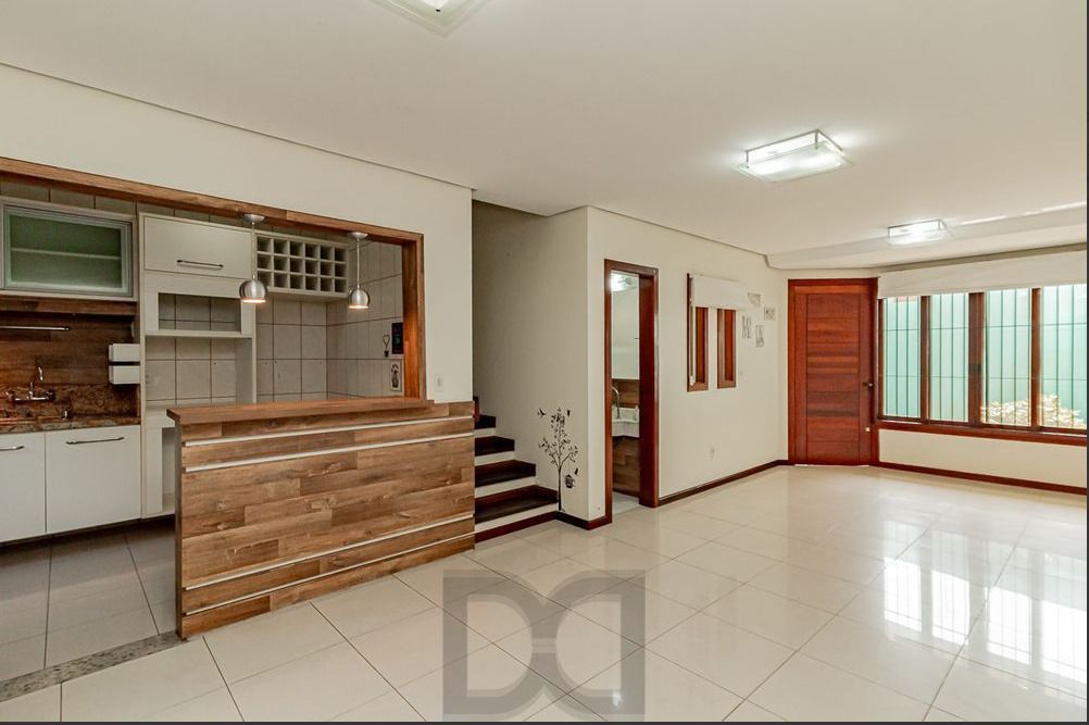 Casa em condomínio Fechado no Bairro Ipanema c/3 dormitórios. — foto 3