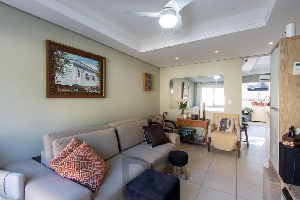 Casa em condomínio, com 3 quartos, com suíte, 2 vagas cobertas, churrasqueira, no Bairro Nonoai. — foto 3