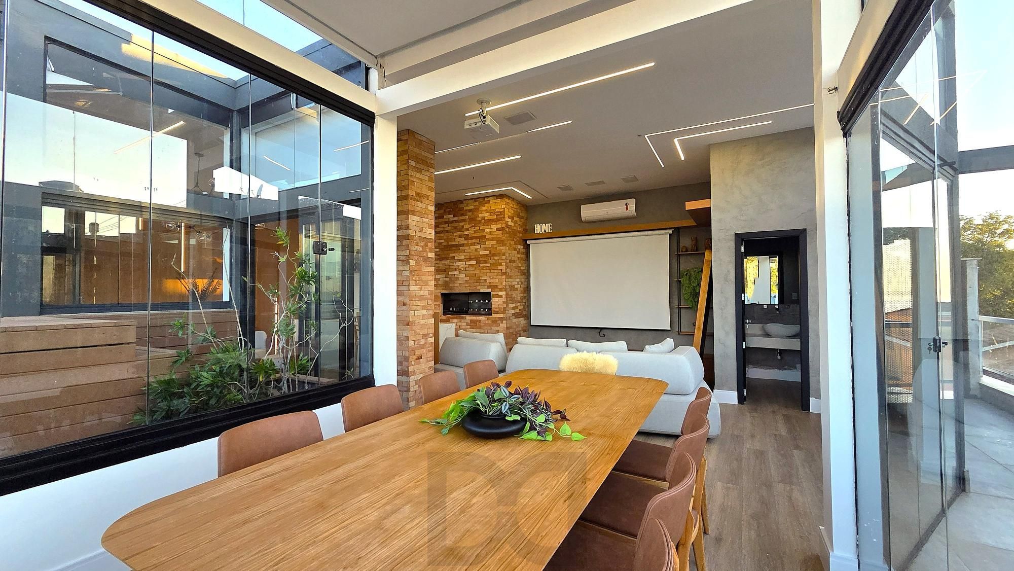 Cobertura de Alto Padrão com 357m2, 3 suítes e 3 vagas de garagem. Vista Permanente para o Guaíba | Porteira Fechada | Bairro Cristal. — foto 28