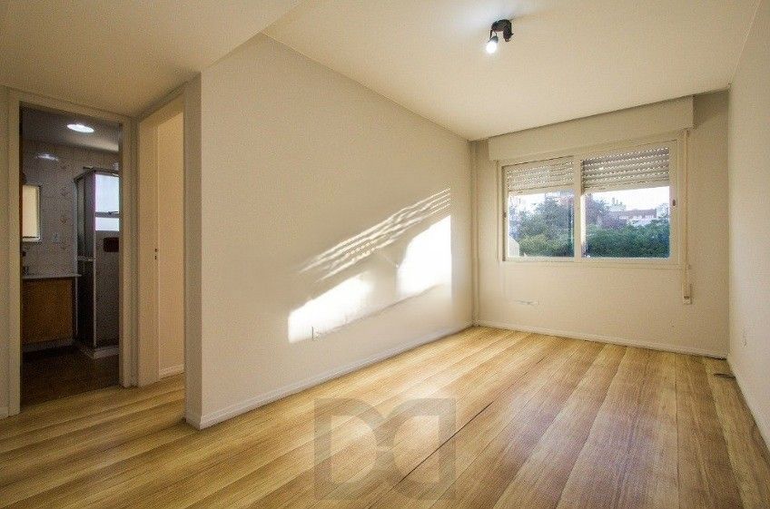 Excelente apartamento de 1 dormitório na Rua Garibaldi, com 45 m² de área privativa. — foto 1