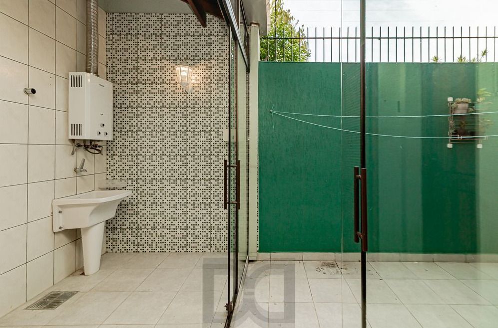 Casa em condomínio Fechado no Bairro Ipanema c/3 dormitórios. — foto 10