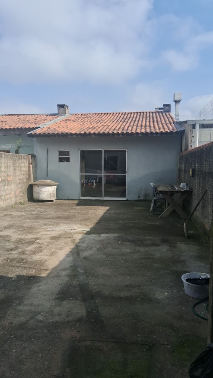Casa com 2 dormitórios com pátio e edícula. — foto 12