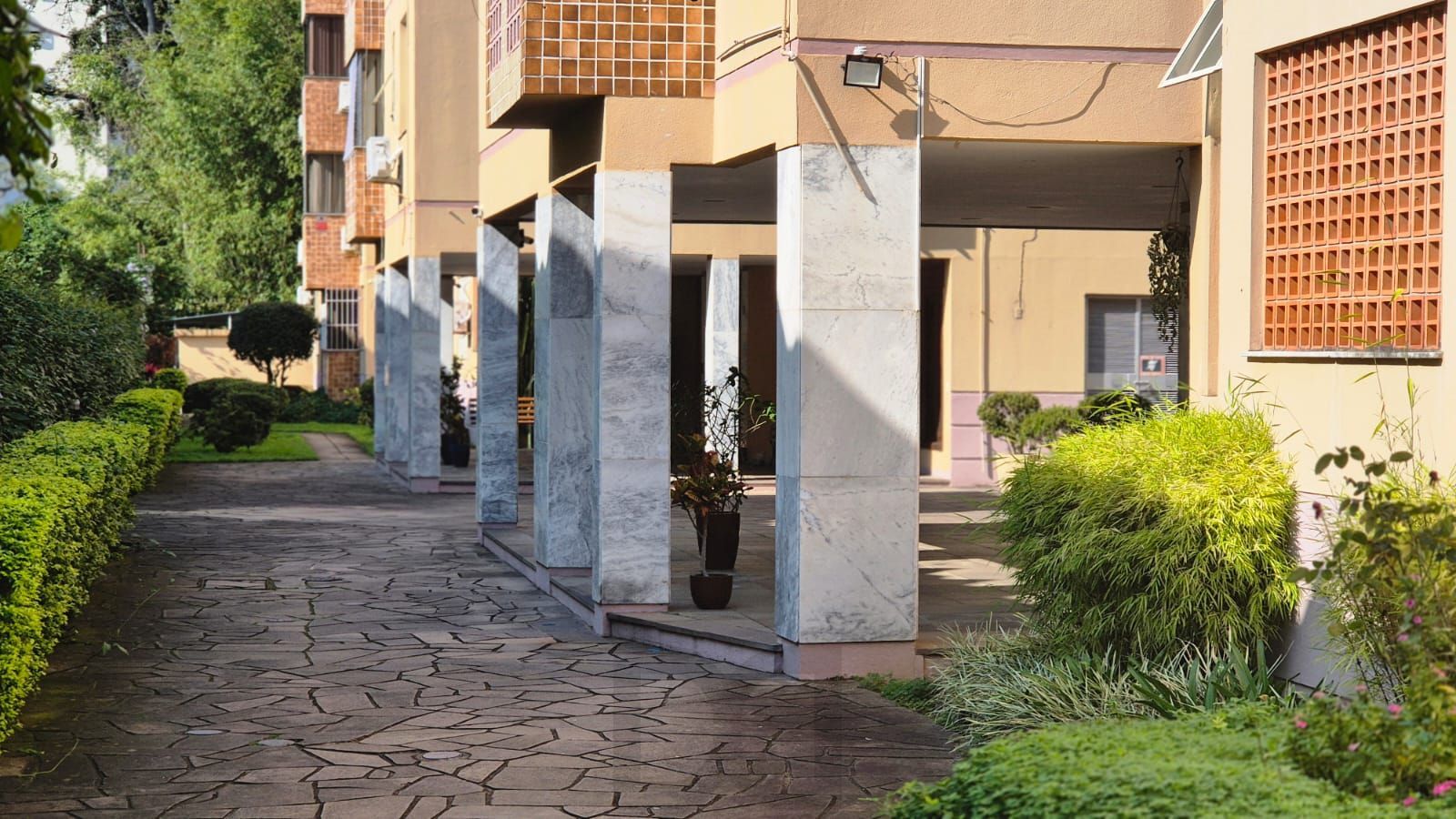 Apartamento de 2 dormitórios no Bairro Santo Antônio. — foto 28