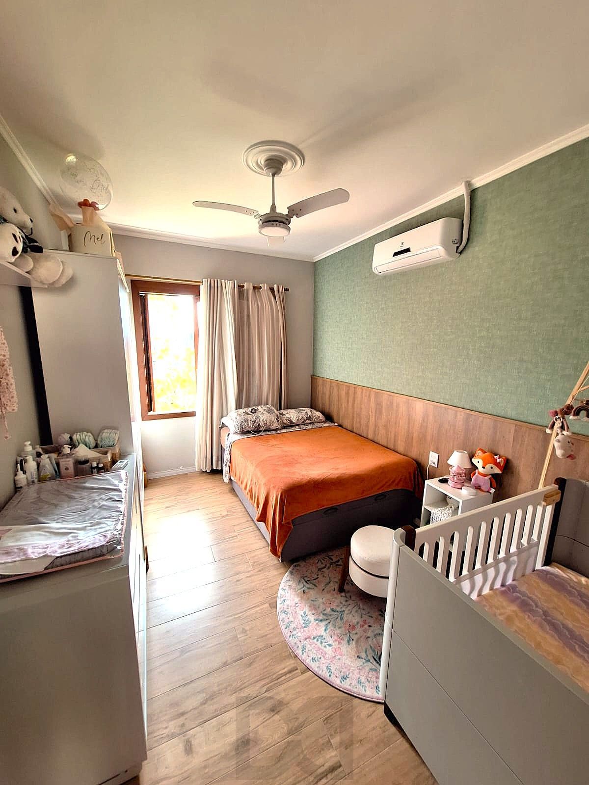 Excelente apartamento no bairro Menino Deus, com 3 dormitórios, transformado em 2 dormitórios, sendo 1 suíte e 1 vaga de garagem. — foto 18