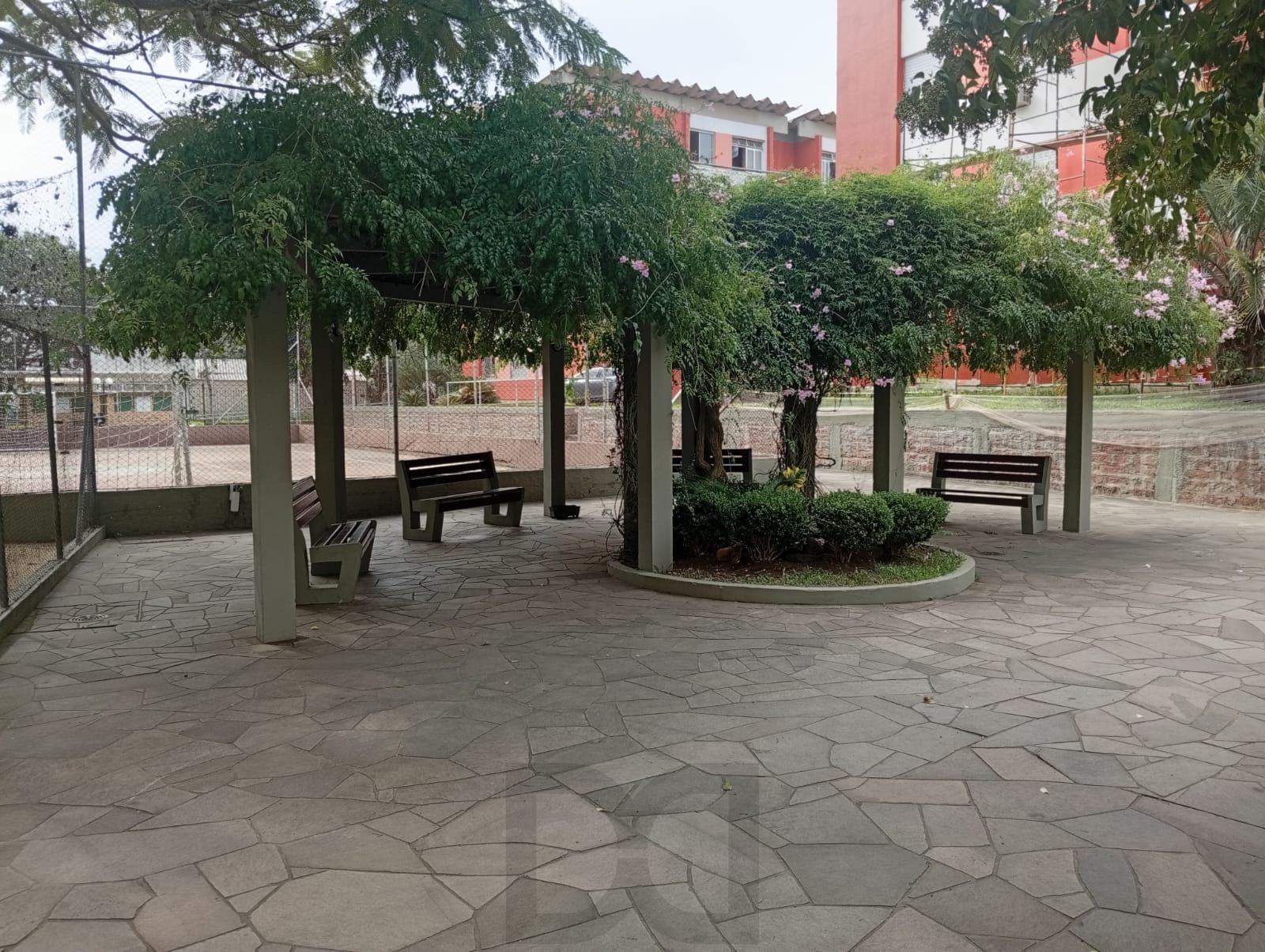 Amplo apartamento 02 dormitórios, no Bairro Vila Nova. — foto 27
