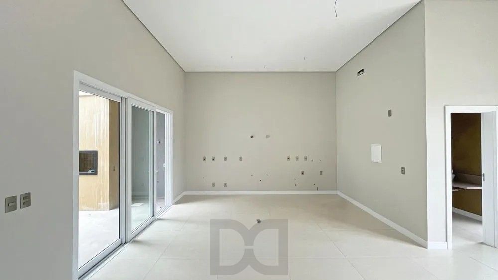 Apresentamos esta belíssima casa térrea 174m2 de área privativa, 3 suítes e 3 vagas de garagem, no Condomínio Altos do Lago. — foto 25