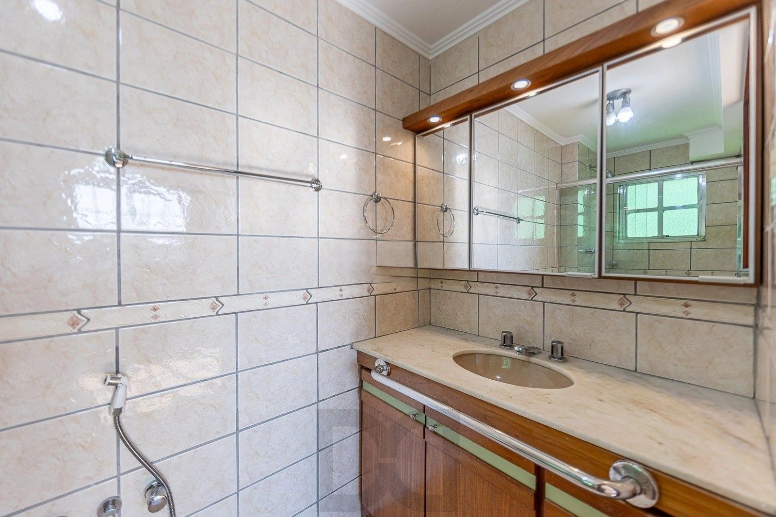 Cobertura duplex com 209,79m² de área privativa, conta com 3 dormitórios, 1 suíte e 2 vagas de garagem. — foto 15