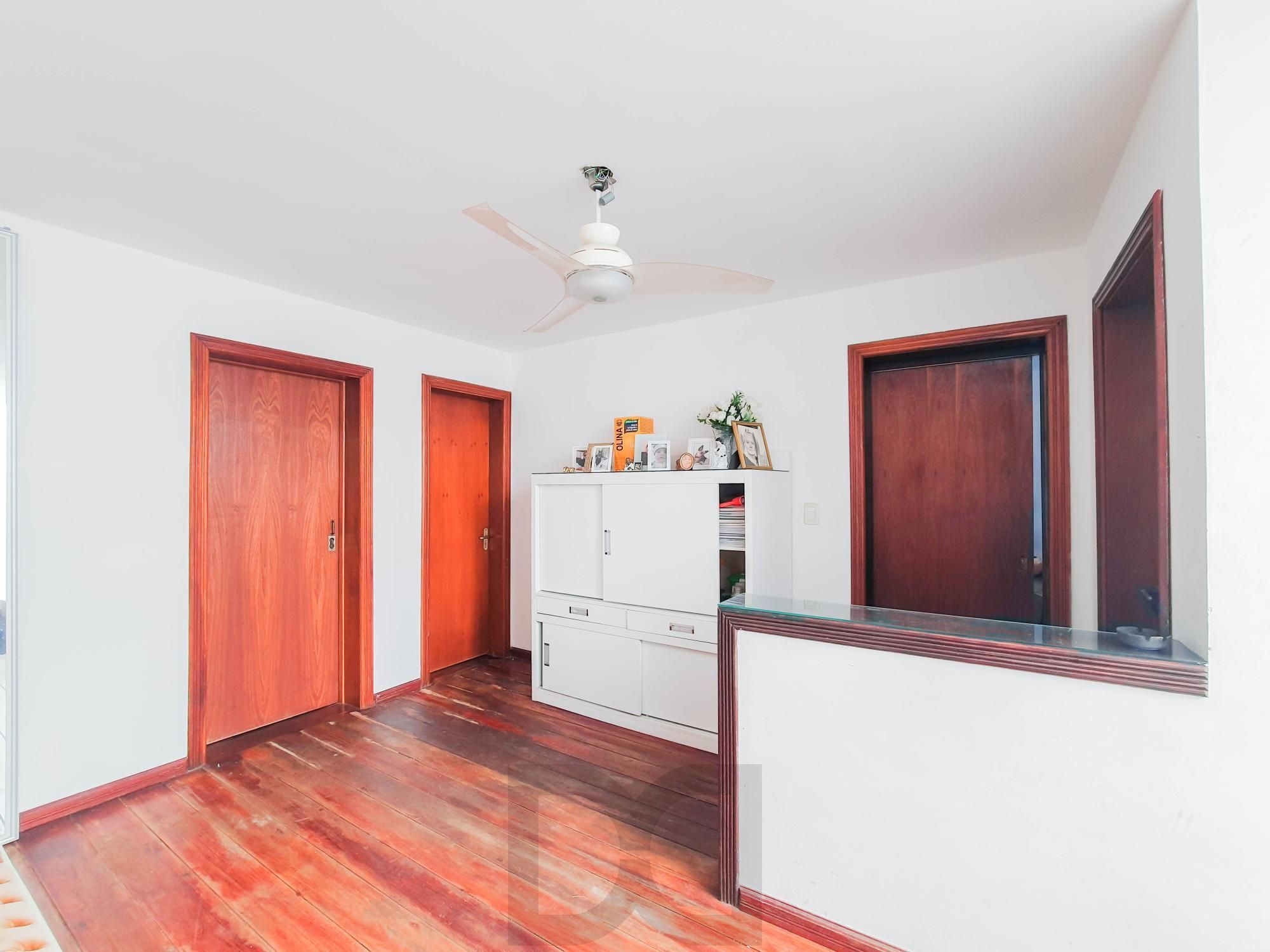 Linda e Ampla Casa com 4 dormitórios no Bairro Ipanema. — foto 39