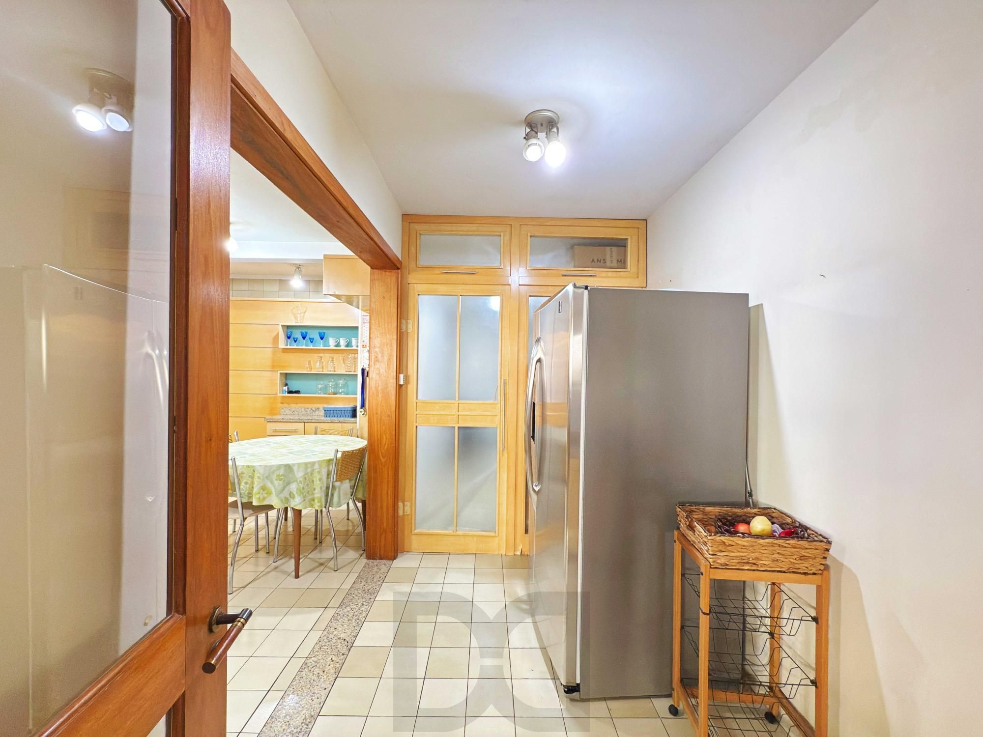 Linda residência estilo sobrado construída nos altos do bairro Ipanema — foto 43