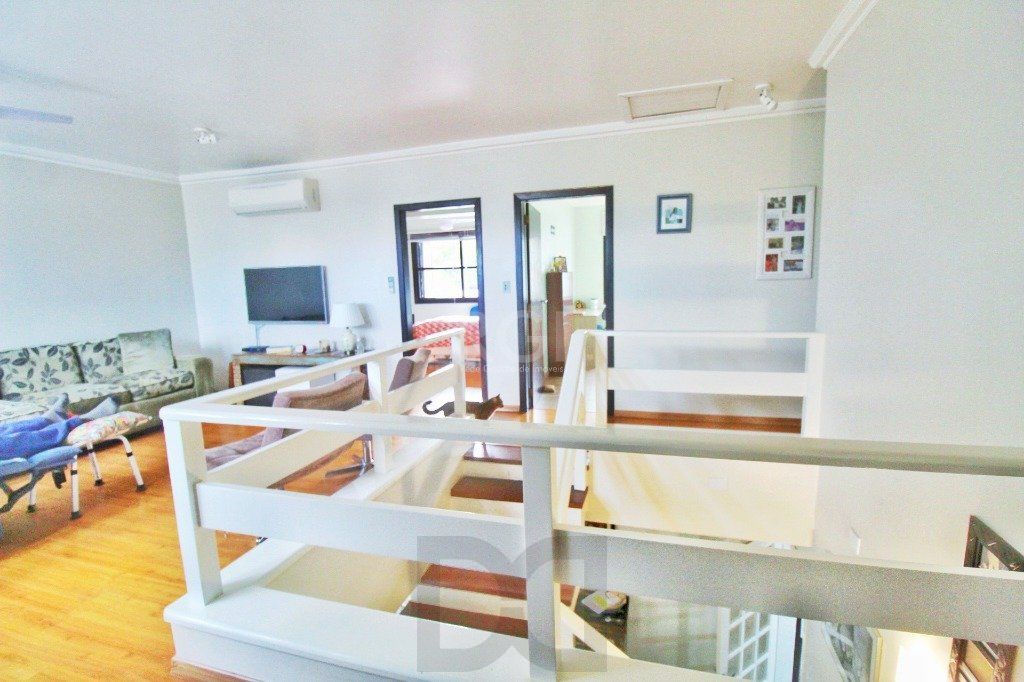 Casa em Porto Alegre, no bairro Jardim Isabel, com 4 dormitório(s), e 4 banheiro — foto 4
