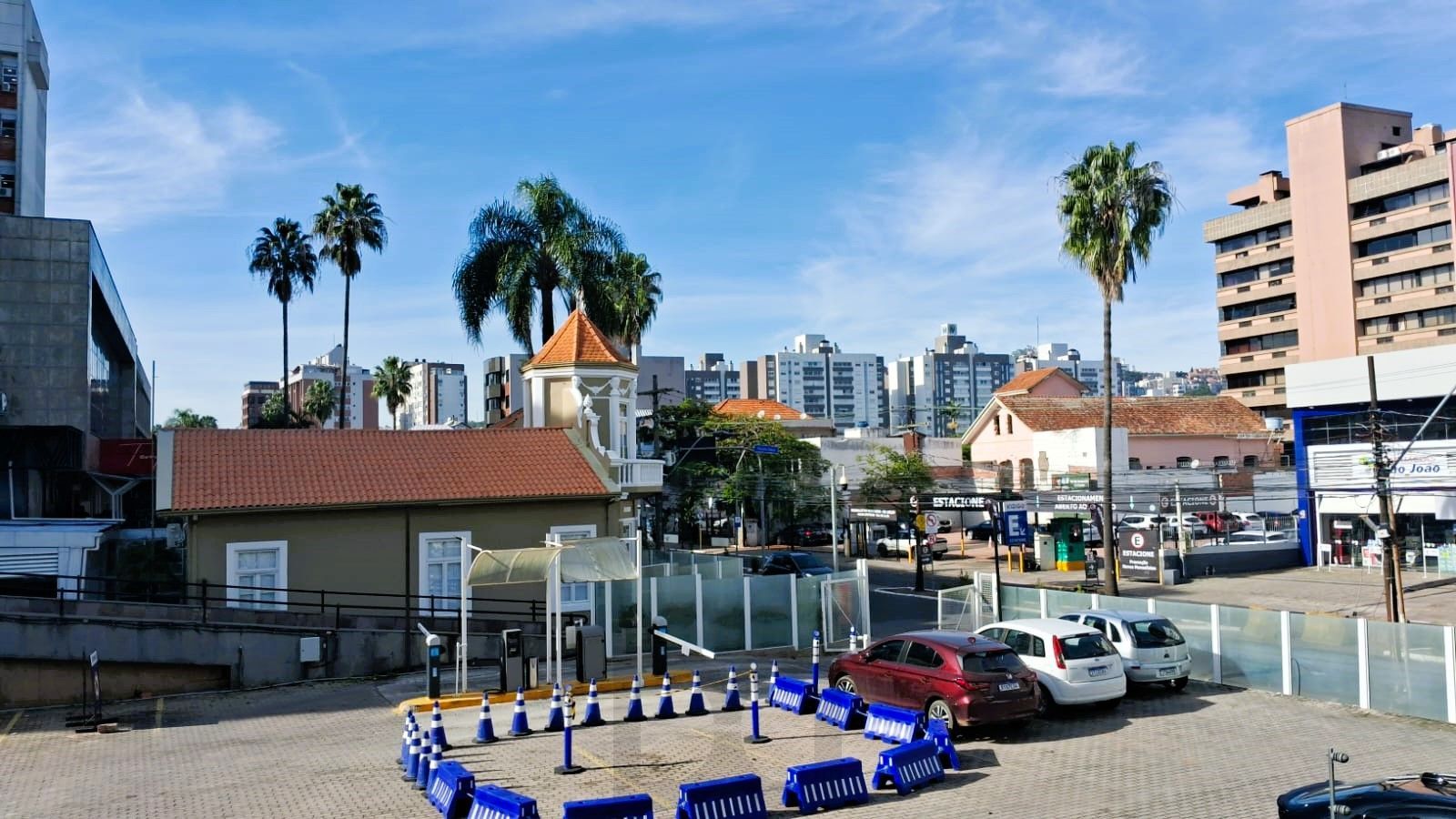 Lindo Apartamento com 1 dormitório no Bairro Menino Deus. — foto 33