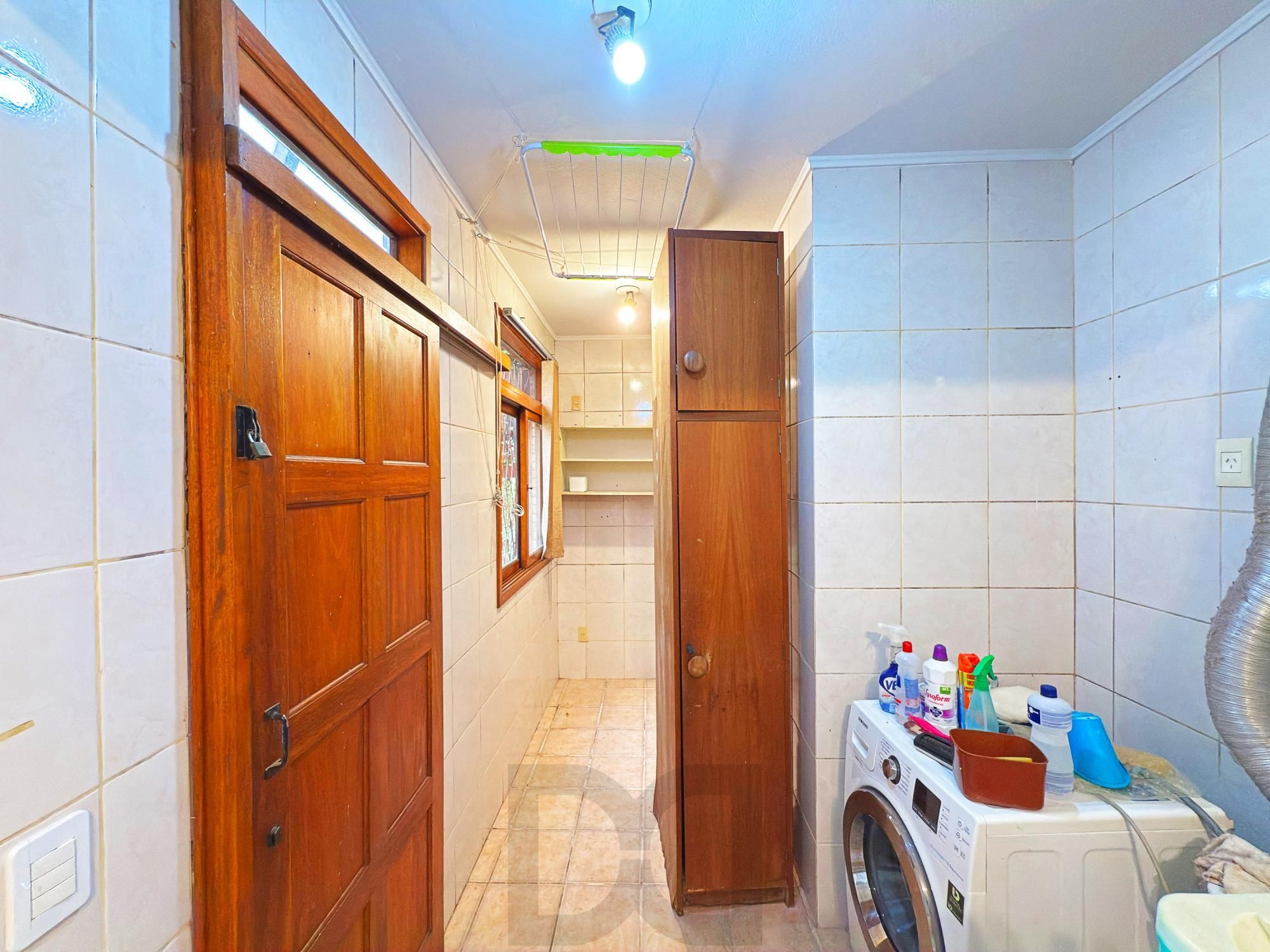 Casa em Condomínio  | 3 Dormitórios, Suíte, Lareira e Churrasqueira — foto 46
