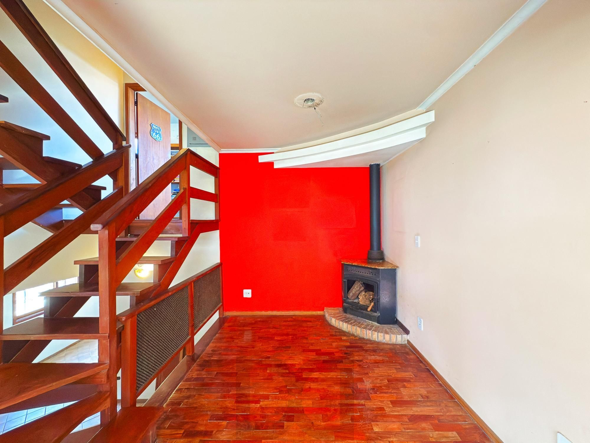 Casa em Condomínio  | 3 Dormitórios, Suíte, Lareira e Churrasqueira — foto 31