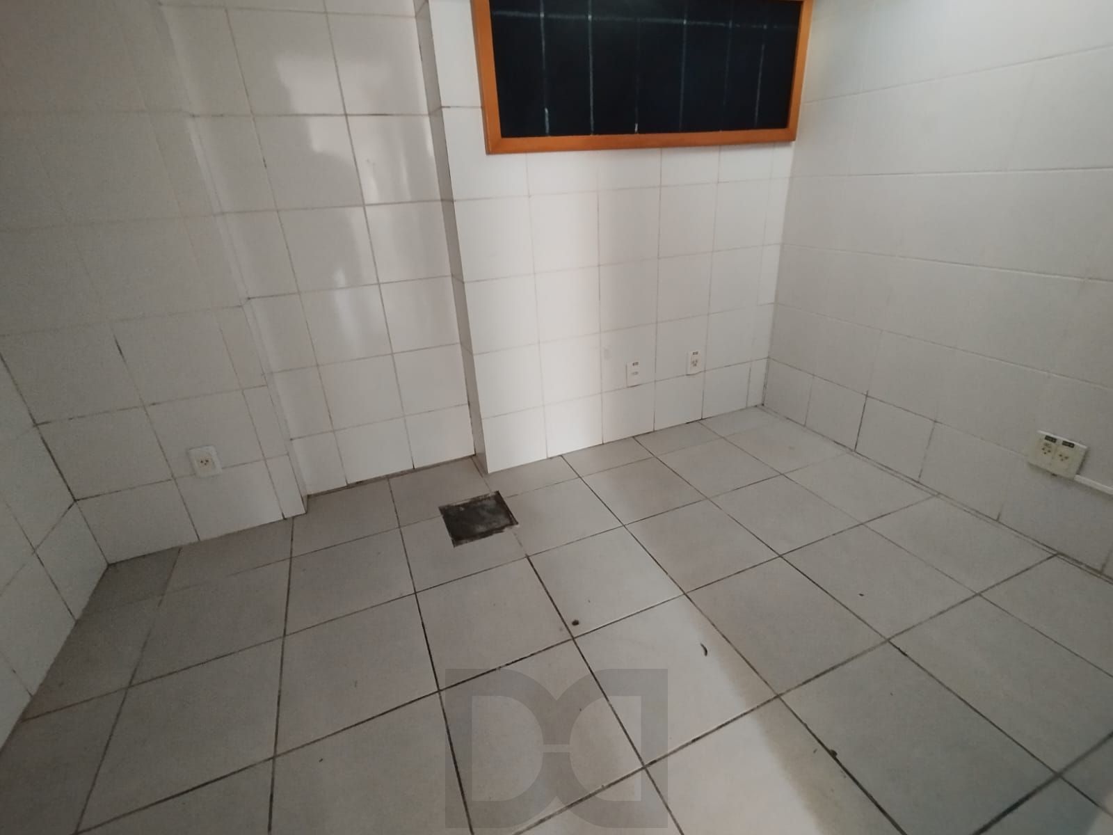 Loja na Tristeza com 360m², 17 vagas, 3 banheiros para locação. — foto 29