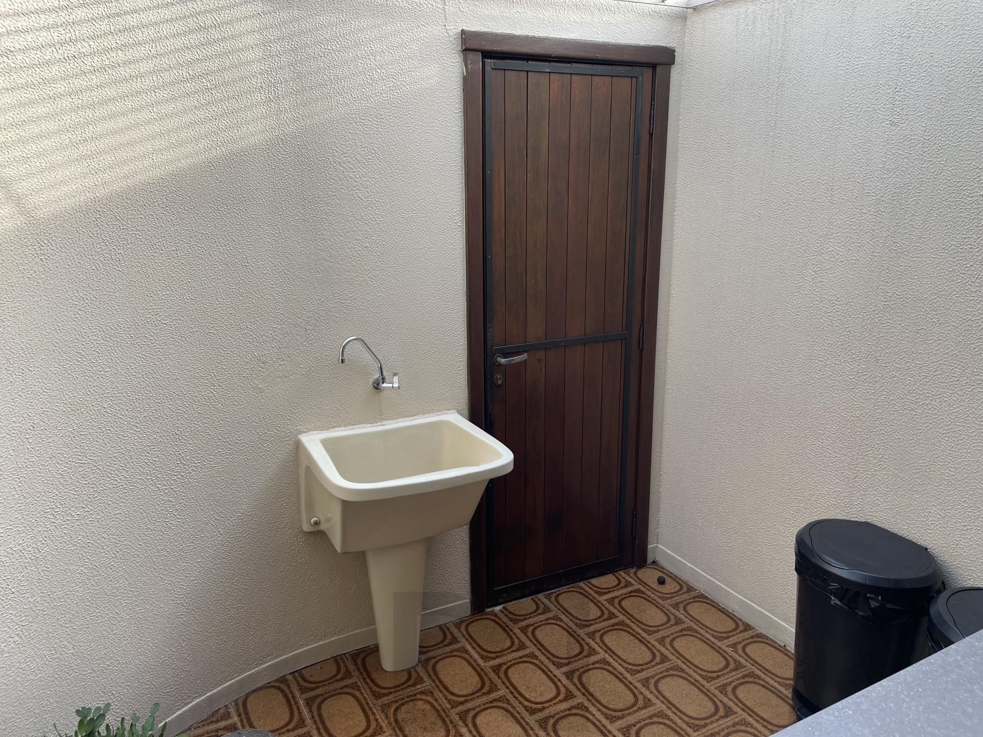 CASA COM 3 DORMITORIOS COM 1 SUITE - BAIRRO VILA NOVA — foto 22