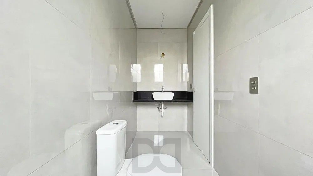 Apresentamos esta belíssima casa térrea 174m2 de área privativa, 3 suítes e 3 vagas de garagem, no Condomínio Altos do Lago. — foto 20