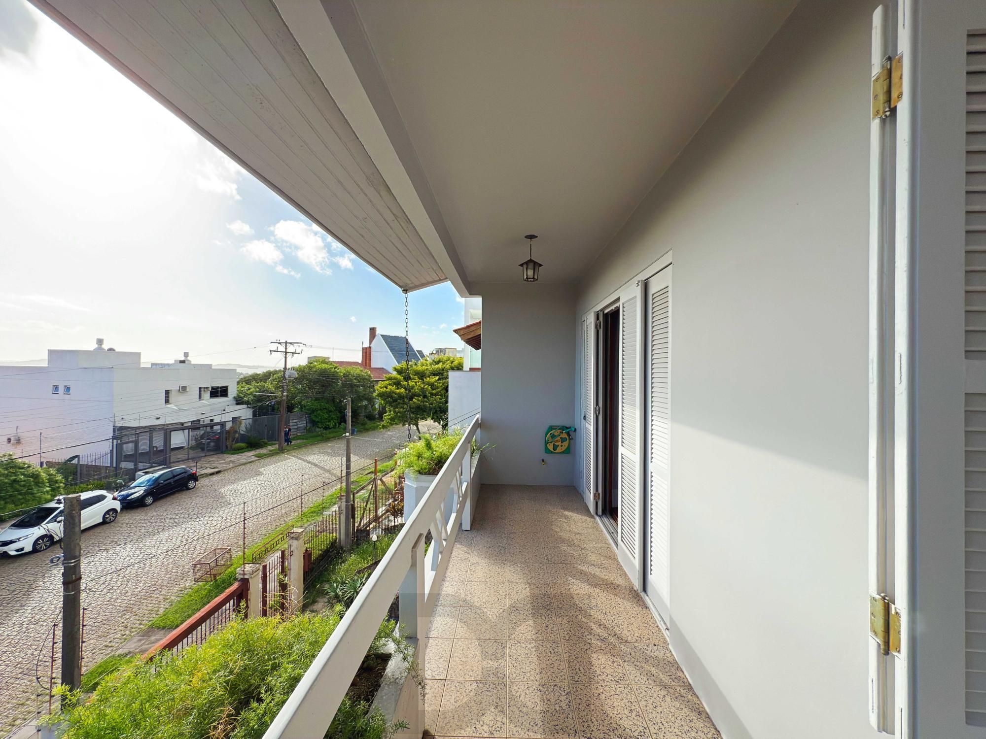 Linda residência estilo sobrado construída nos altos do bairro Ipanema — foto 24
