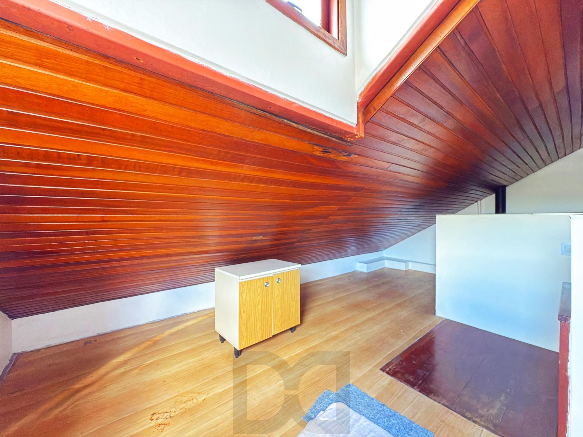 Casa em Condomínio  | 3 Dormitórios, Suíte, Lareira e Churrasqueira — foto 3