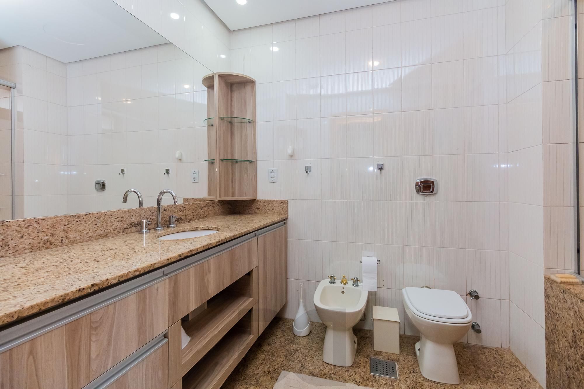 Maravilhoso apartamento no Bairro Moinhos de Vento com 4 dormitórios e 3 suítes. — foto 36