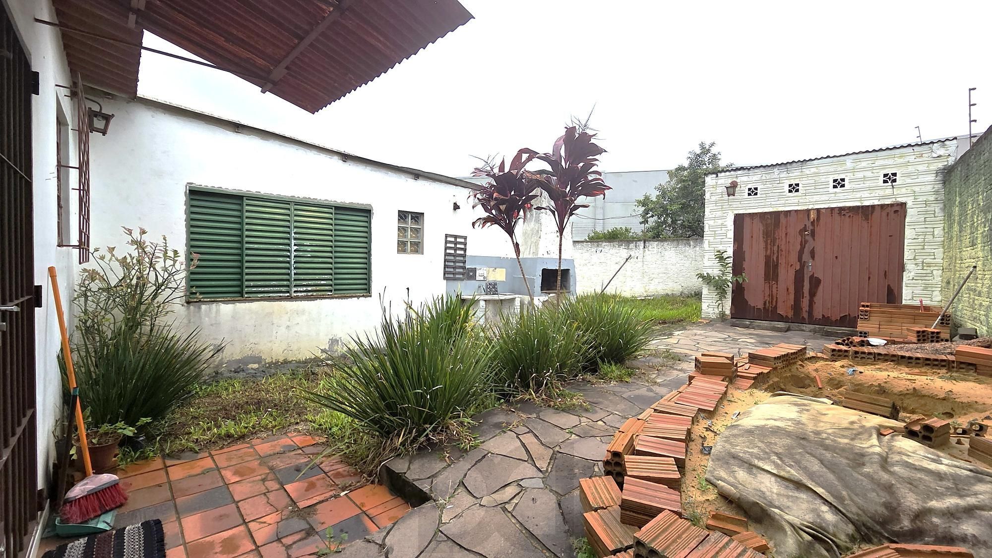 Casa 2 dormitórios, 90m² de área privativa e terreno com 358m2, amplo pátio e 3 vagas de garagem no bairro Camaquã – Porto Alegre — foto 2