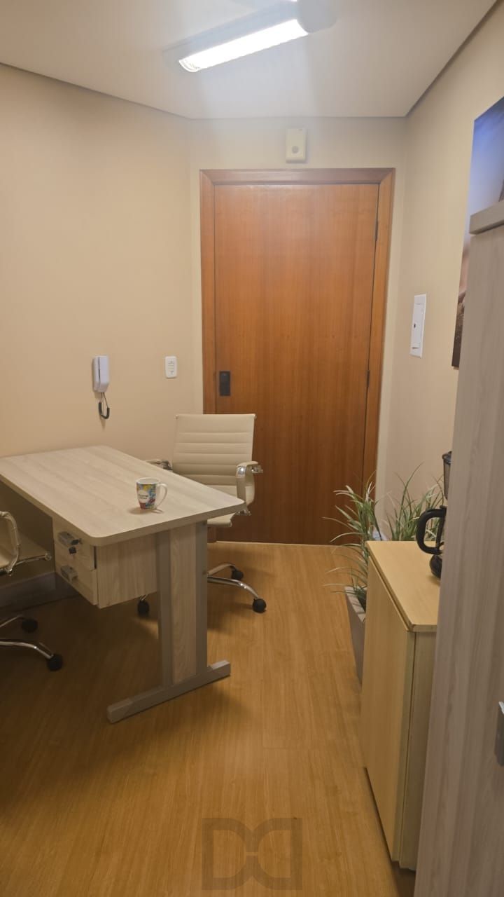 Sala comercial próxima ao pólo jurídico de Porto Alegre. — foto 4