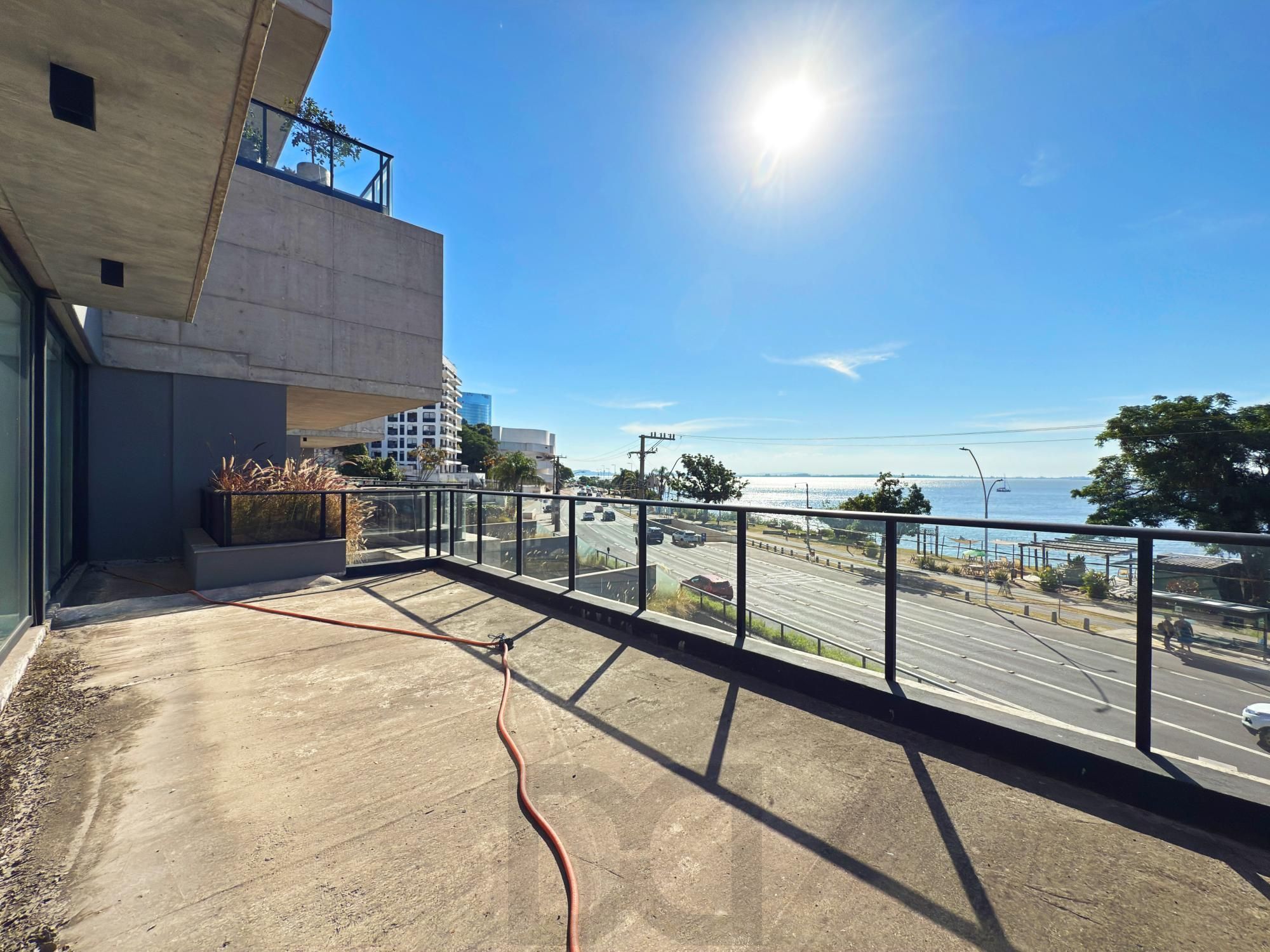 Belíssimo apartamento com projeto diferenciado e vista deslumbrante para o pôr do sol. — foto 2